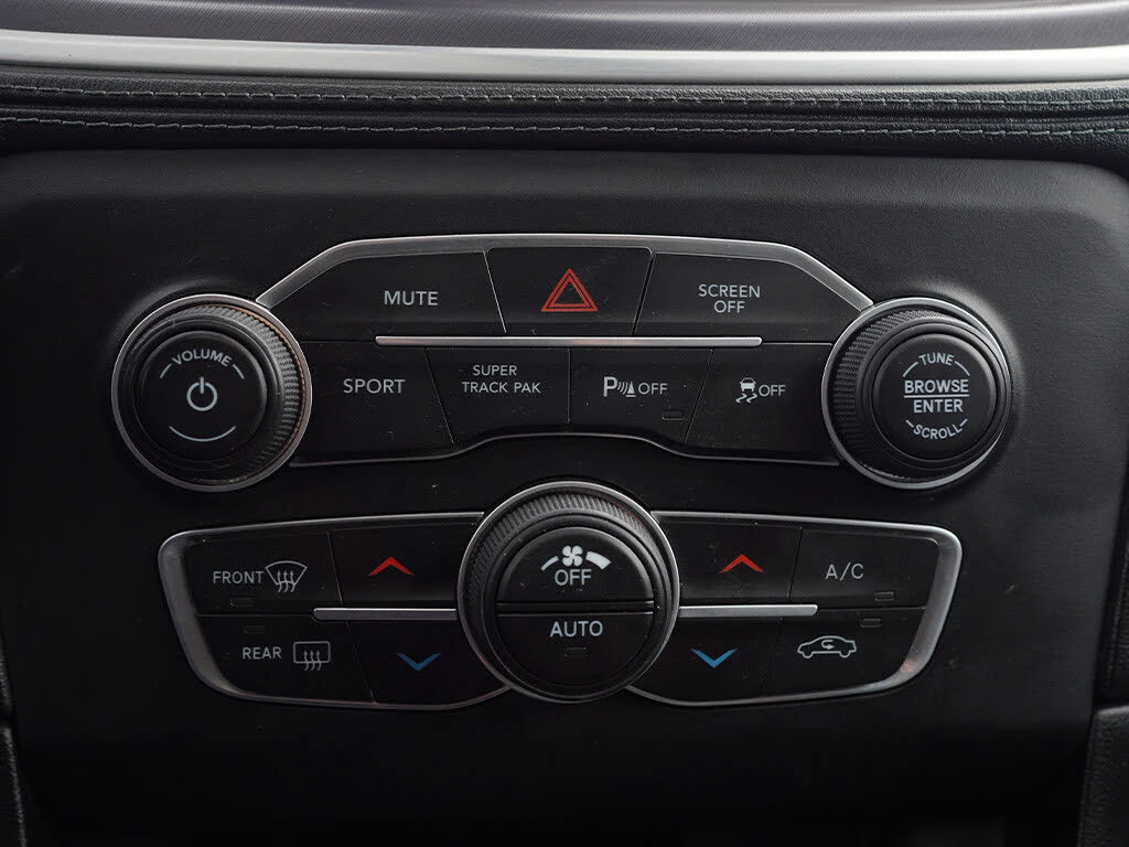 Dodge Charger  SXT AWD, снимка 17 - Автомобили и джипове - 54576816