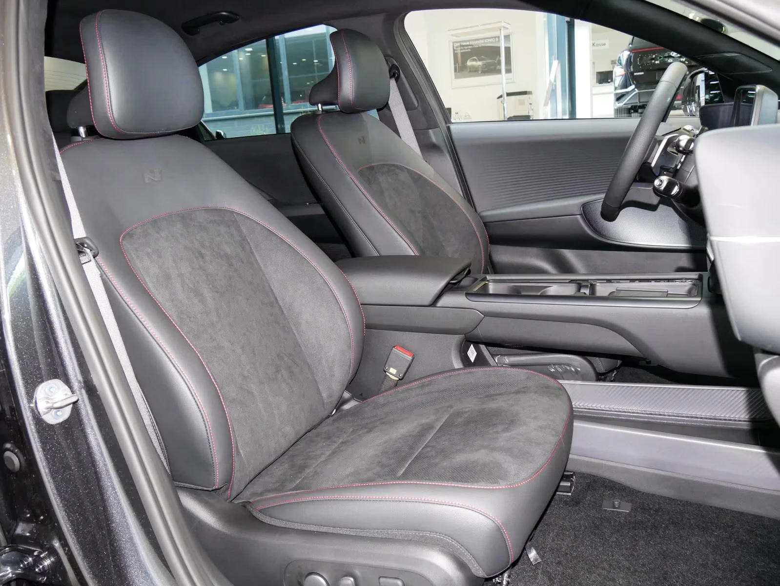 Hyundai Ioniq 6 НОВ!/N-LINE/229HP/MATRIX/360/HUD/BOSE/H.PUMP/403q, снимка 11 - Автомобили и джипове - 54884298