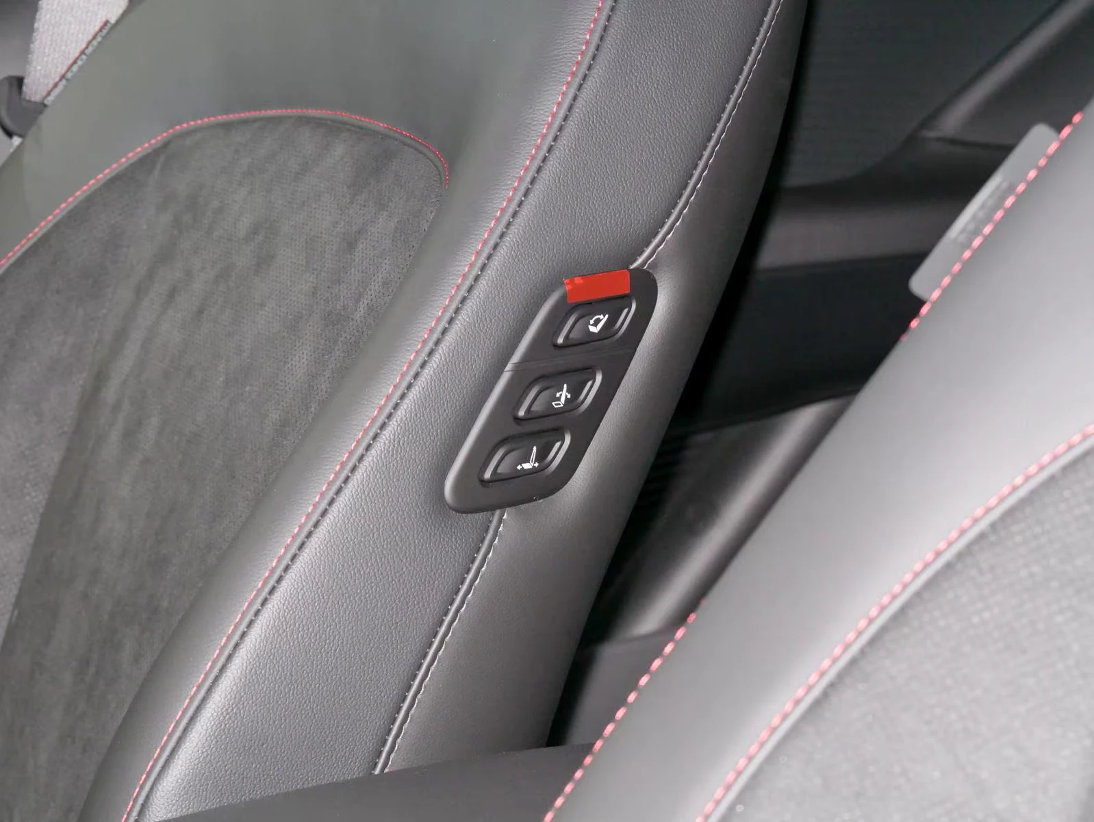 Hyundai Ioniq 6 НОВ!/N-LINE/229HP/MATRIX/360/HUD/BOSE/H.PUMP/403q, снимка 14 - Автомобили и джипове - 54884298