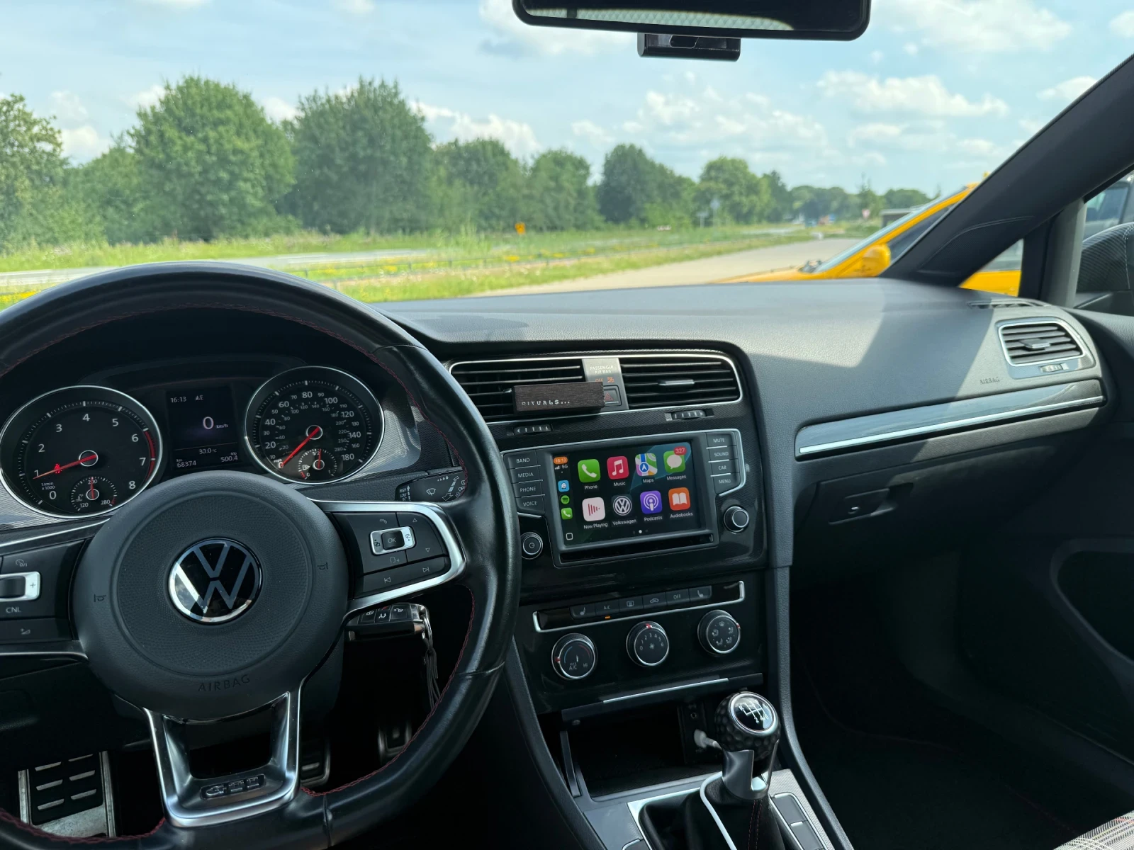 VW Golf GTI 70.000km , снимка 11 - Автомобили и джипове - 55016539