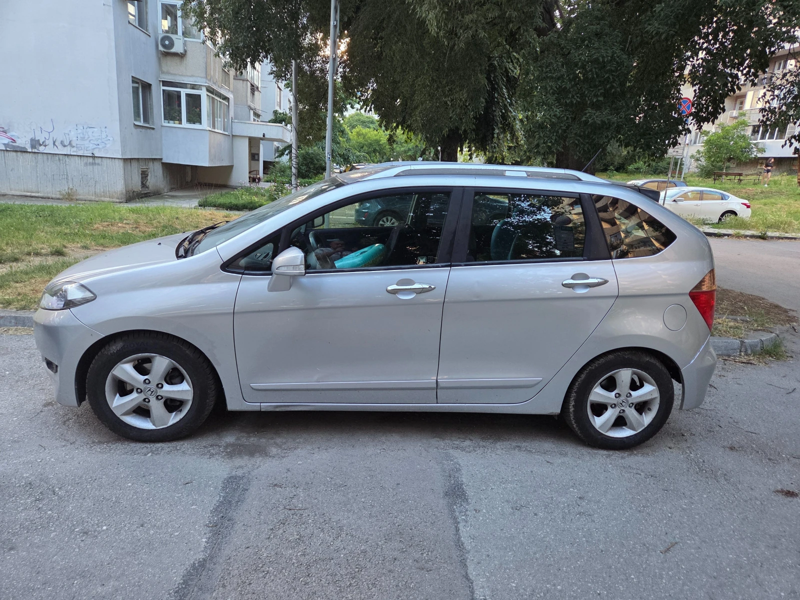 Honda Fr-v 1.8i, снимка 2 - Автомобили и джипове - 55031512