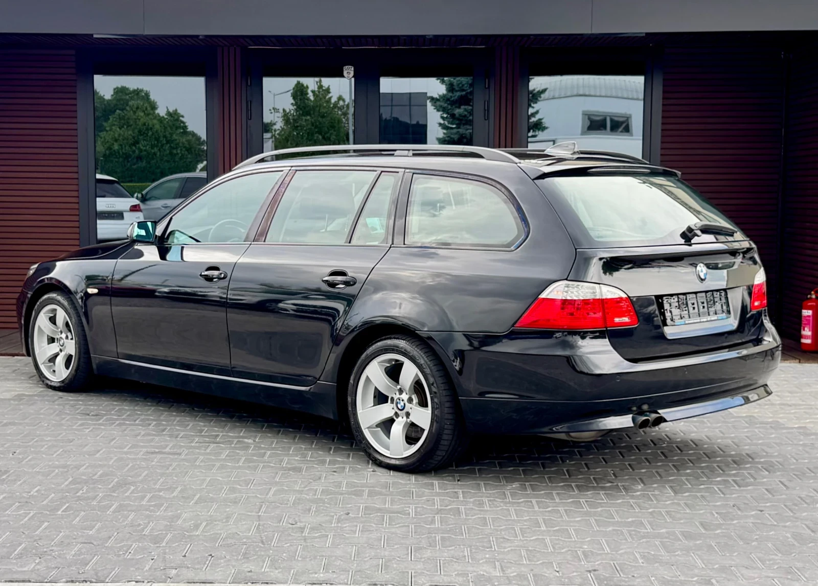 BMW 530 525D Face* Navi* Подгрев* Лизинг, снимка 4 - Автомобили и джипове - 55130913