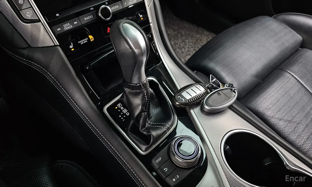 Infiniti Q50 S 3.5 Hybrid, снимка 14 - Автомобили и джипове - 55311749