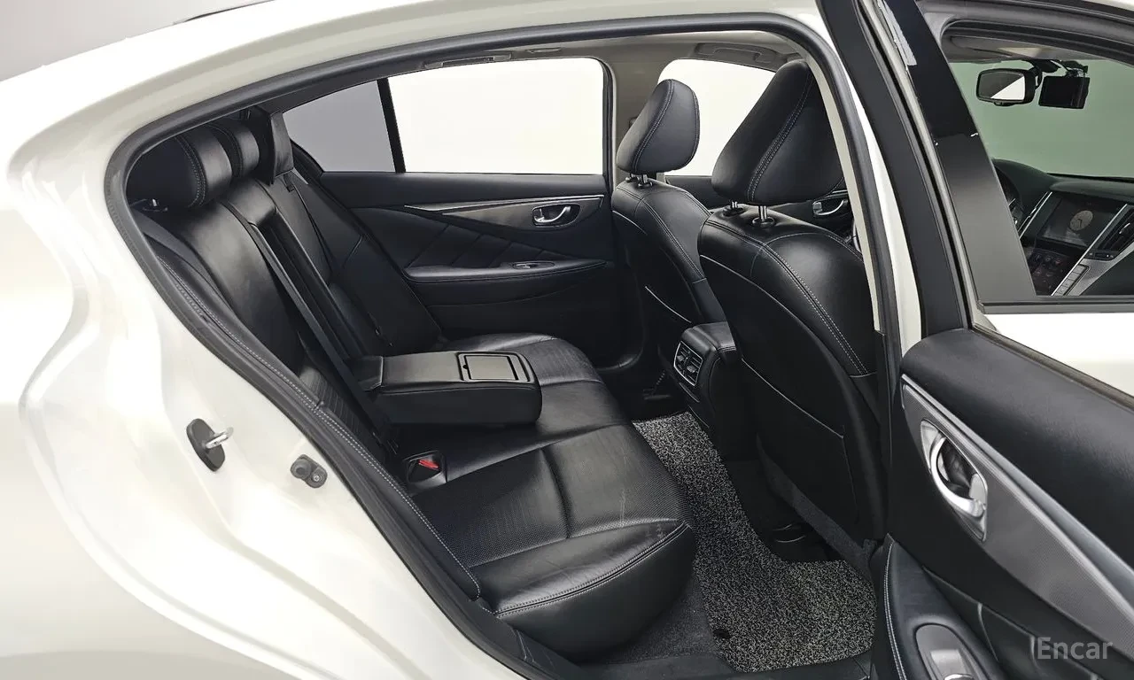 Infiniti Q50 S 3.5 Hybrid, снимка 10 - Автомобили и джипове - 55311749