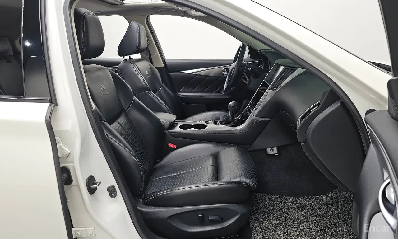 Infiniti Q50 S 3.5 Hybrid, снимка 8 - Автомобили и джипове - 55311749