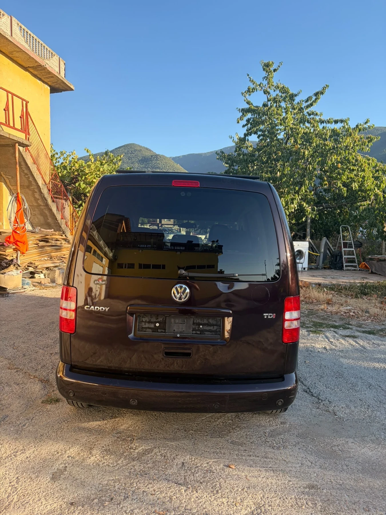 VW Caddy TDI, снимка 11 - Автомобили и джипове - 55980904