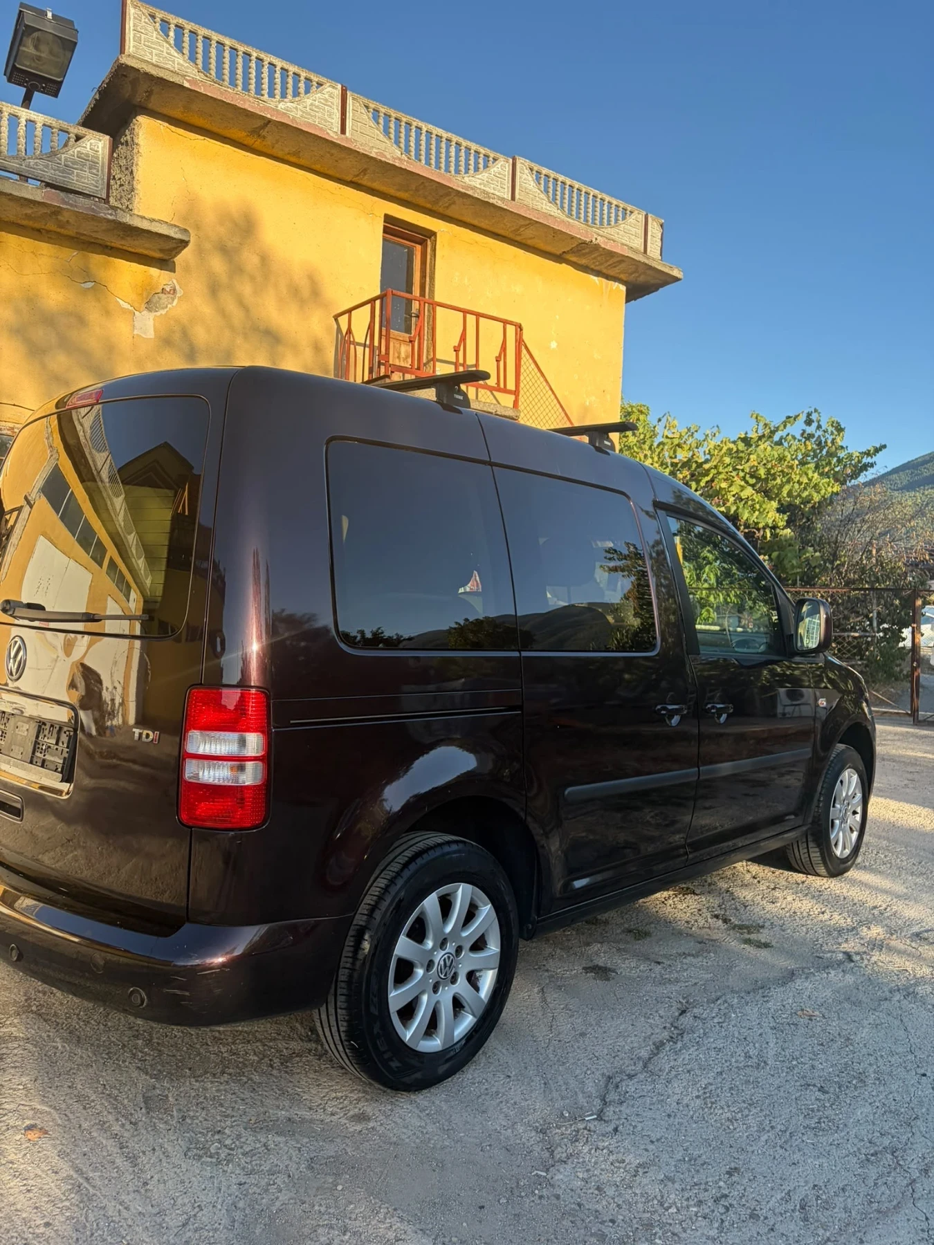 VW Caddy TDI, снимка 3 - Автомобили и джипове - 55980904