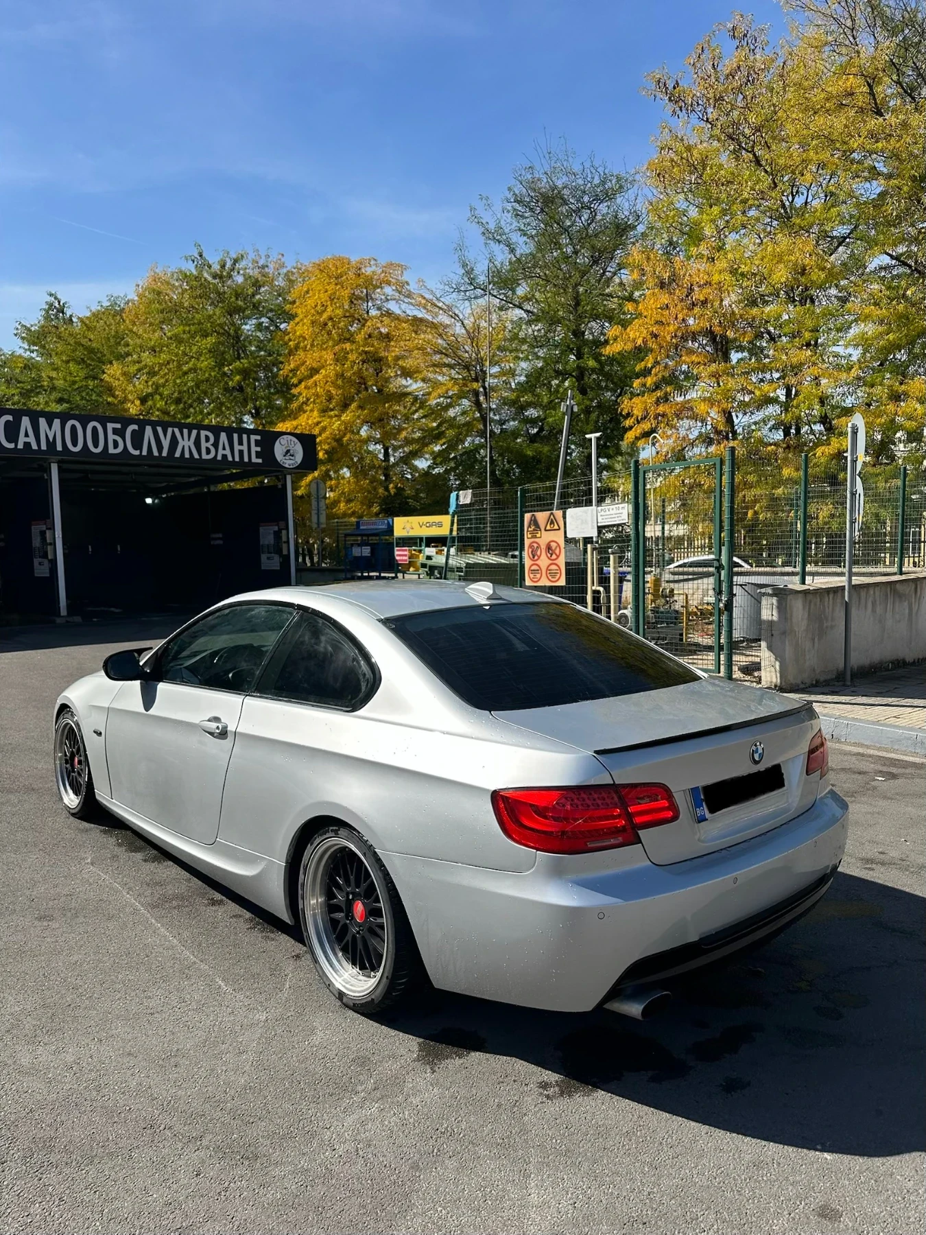 BMW 320 LCI, снимка 5 - Автомобили и джипове - 56413316