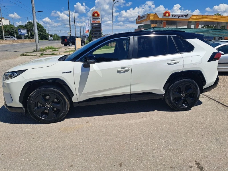 Toyota Rav4 HYBRID, снимка 4 - Автомобили и джипове - 46080744