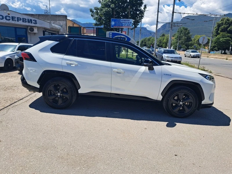 Toyota Rav4 HYBRID, снимка 8 - Автомобили и джипове - 46080744