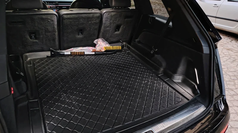 Audi Q7 3.0Т-333k, снимка 13 - Автомобили и джипове - 51800638