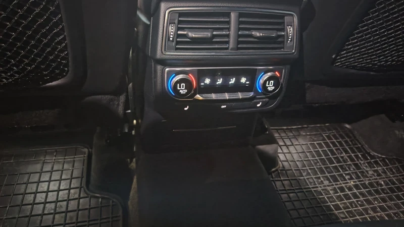 Audi Q7 3.0Т-333k, снимка 10 - Автомобили и джипове - 51800638