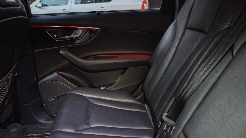 Audi Q7 3.0Т-333k, снимка 12 - Автомобили и джипове - 51800638