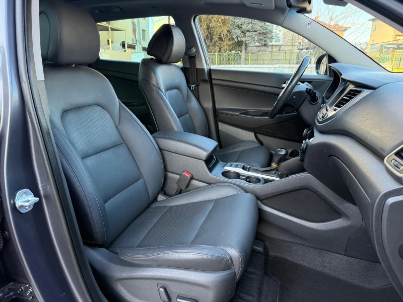 Hyundai Tucson 2.0 CRDI /4x4/Кожа/Панорама/Автоматик/ШВЕЙЦАРИЯ, снимка 11 - Автомобили и джипове - 52473431