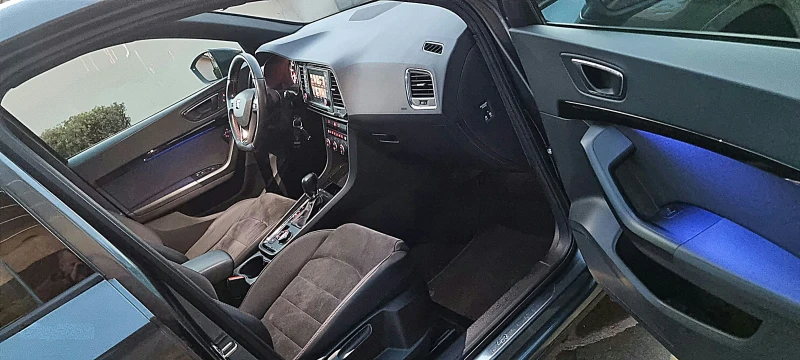 Seat Ateca FR/4Drive/LED/Pano/1-ви собственик/, снимка 13 - Автомобили и джипове - 52513244