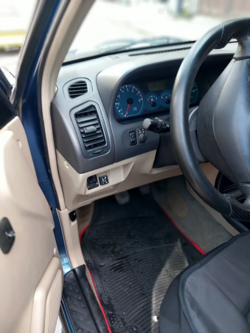 Nissan Terrano II 2.4, снимка 9 - Автомобили и джипове - 52498617