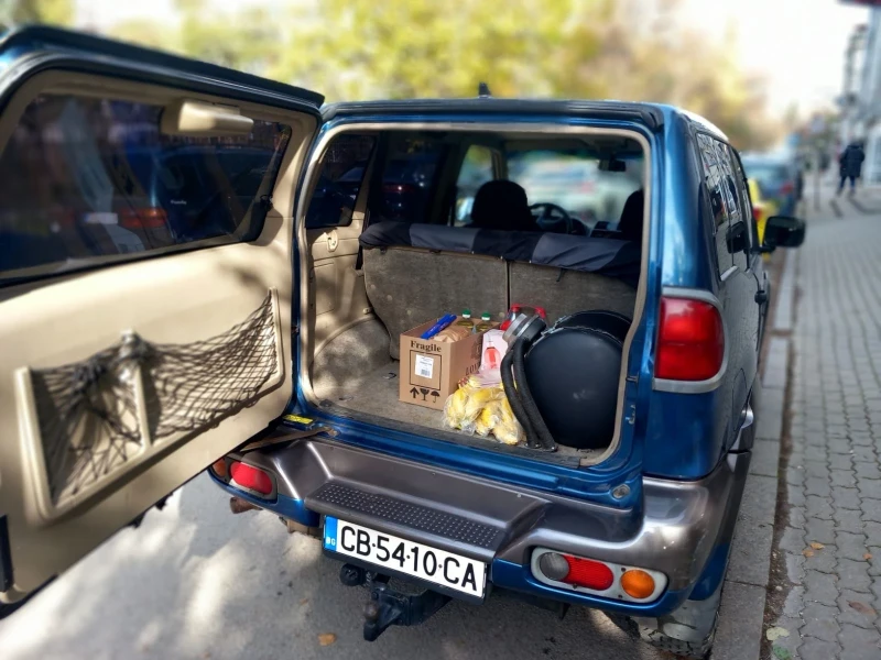 Nissan Terrano II 2.4, снимка 5 - Автомобили и джипове - 52498617