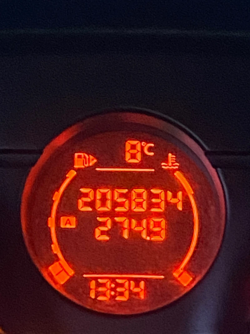 Nissan Qashqai 1.5 dCi, снимка 13 - Автомобили и джипове - 52614778