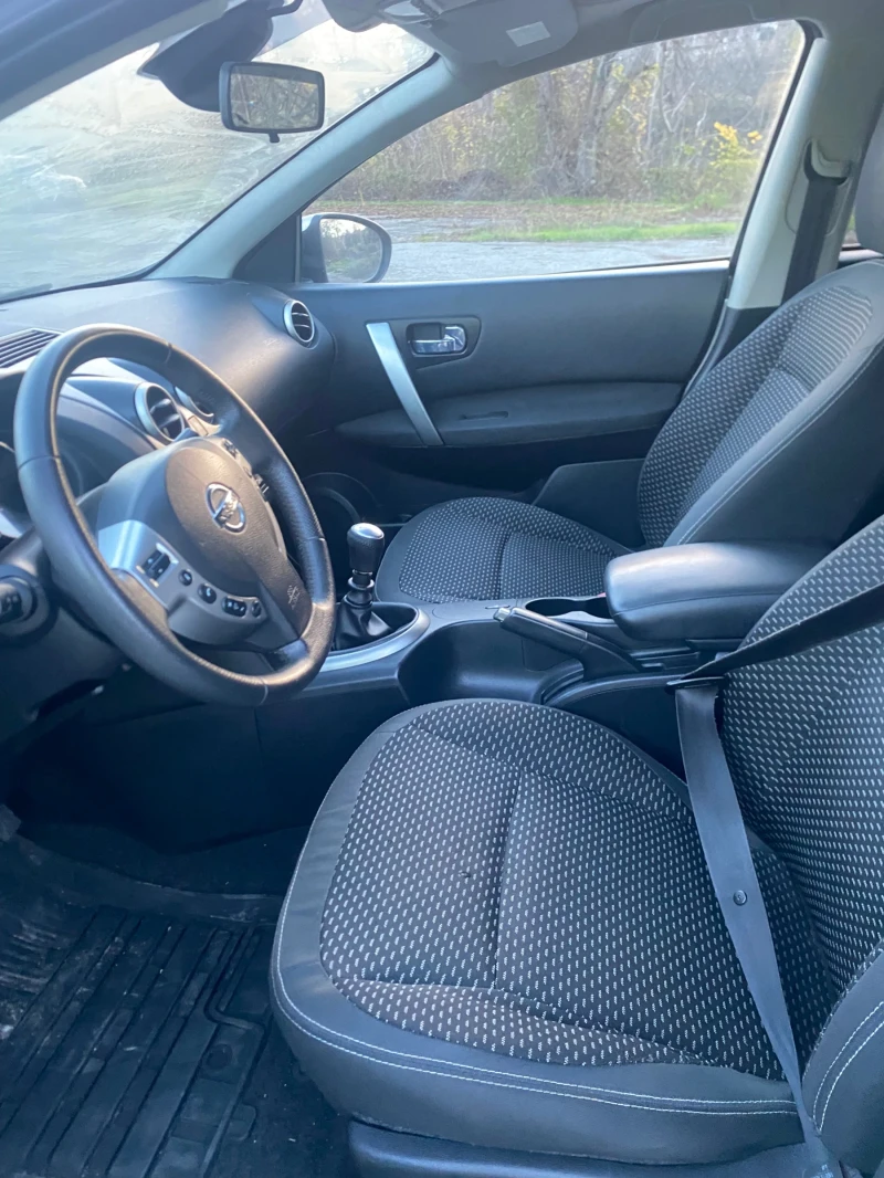 Nissan Qashqai 1.5 dCi, снимка 6 - Автомобили и джипове - 52614778
