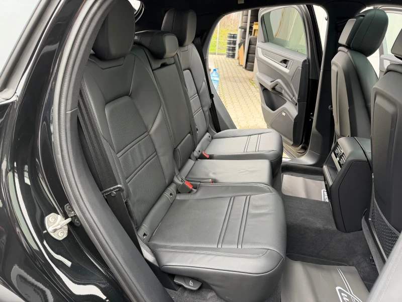 Porsche Cayenne S#COUPE#E-HYBRID#EXCLUSIVE#SOFTCLOSE#ОБДУХ#519K.C., снимка 13 - Автомобили и джипове - 53169155