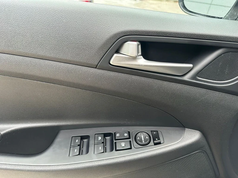 Hyundai Tucson Preferred FWD, снимка 10 - Автомобили и джипове - 53431228