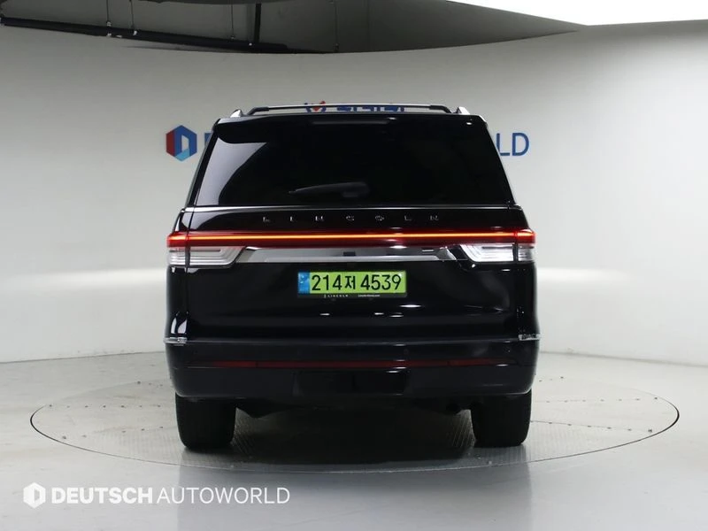 Lincoln Navigator 3.5 Automatic КРАЙНА ЦЕНА: 59498 EUR !!!РЕАЛНА КРА, снимка 4 - Автомобили и джипове - 55968525