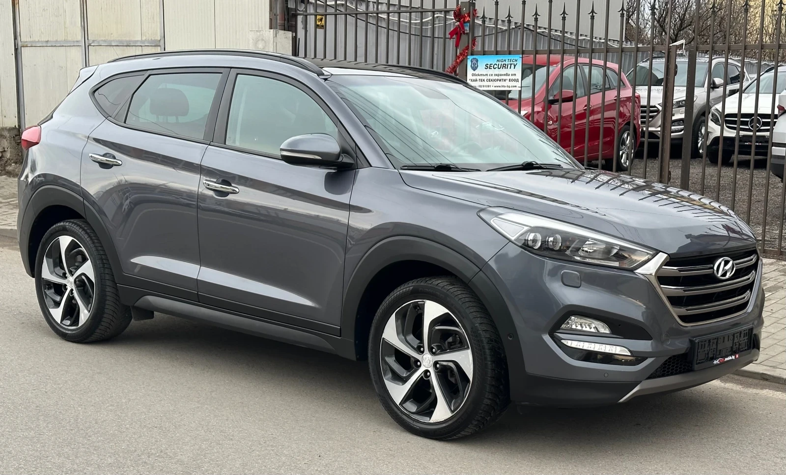 Hyundai Tucson 2.0 CRDI /4x4/Кожа/Панорама/Автоматик/ШВЕЙЦАРИЯ, снимка 1