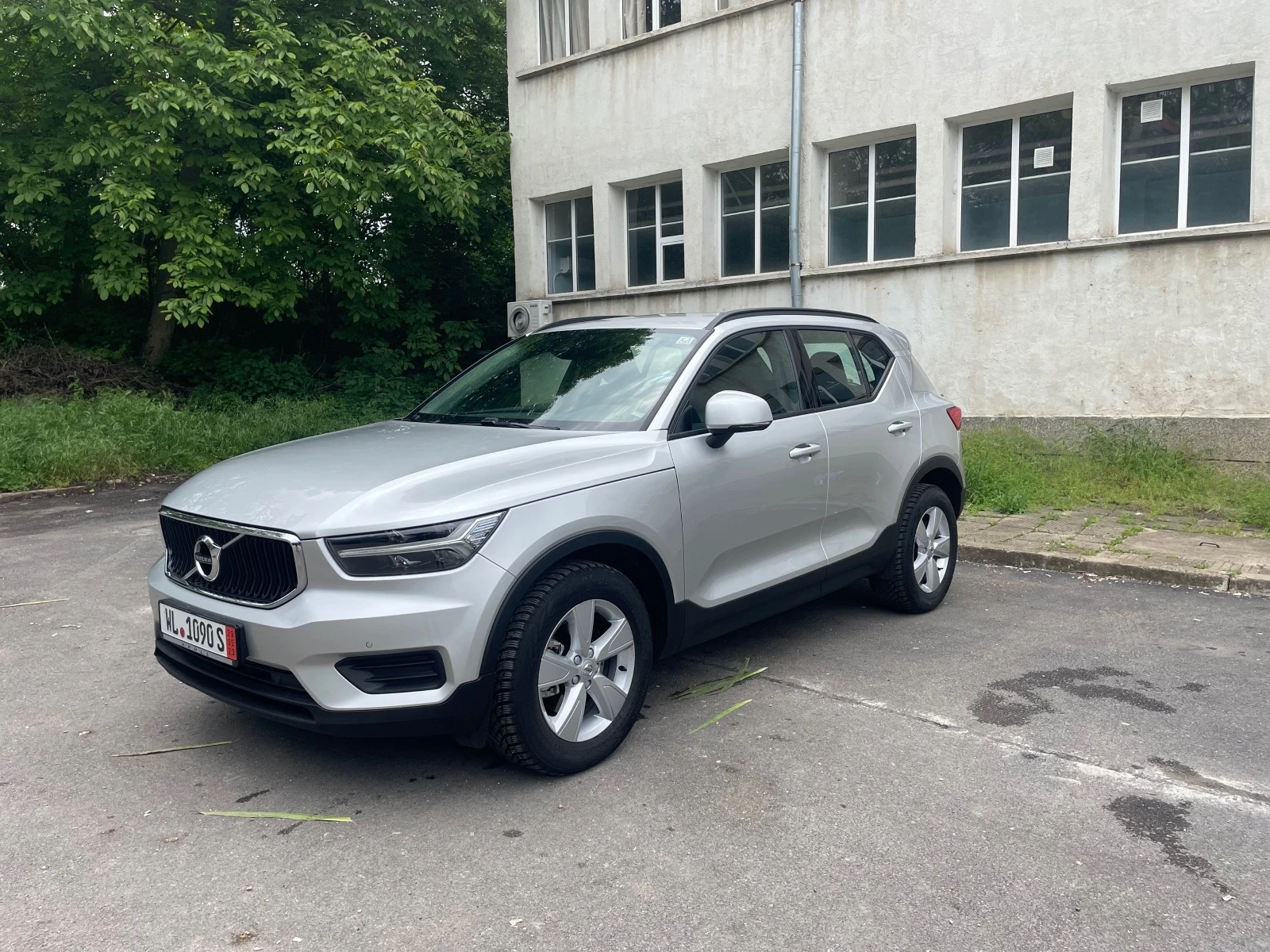 Volvo XC40 Т4 - изображение 2