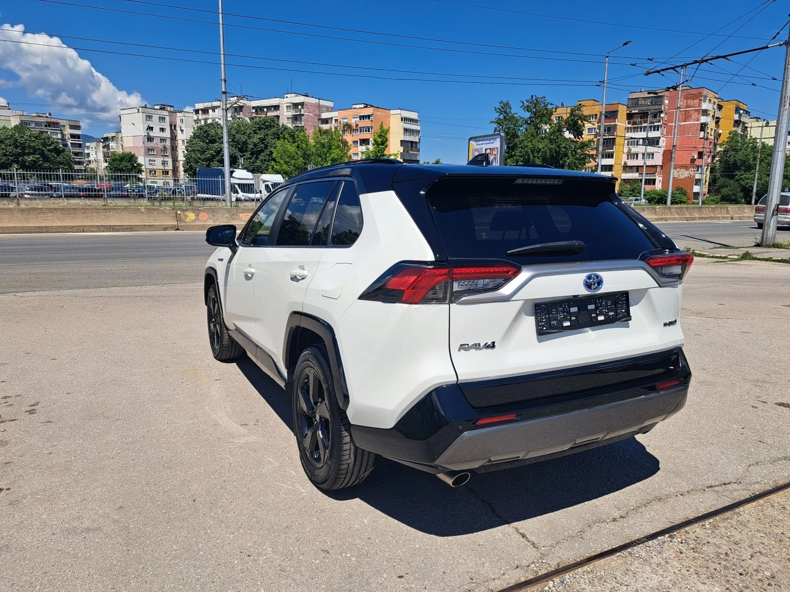 Toyota Rav4 HYBRID - изображение 5