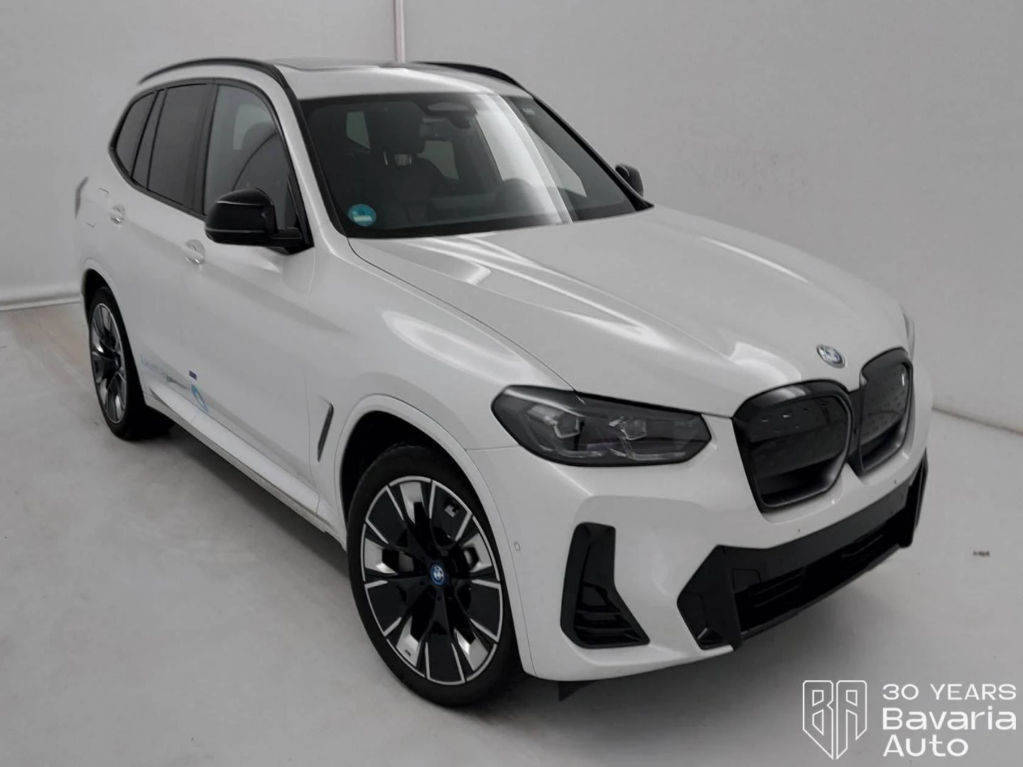 BMW iX3 Impressive - изображение 4