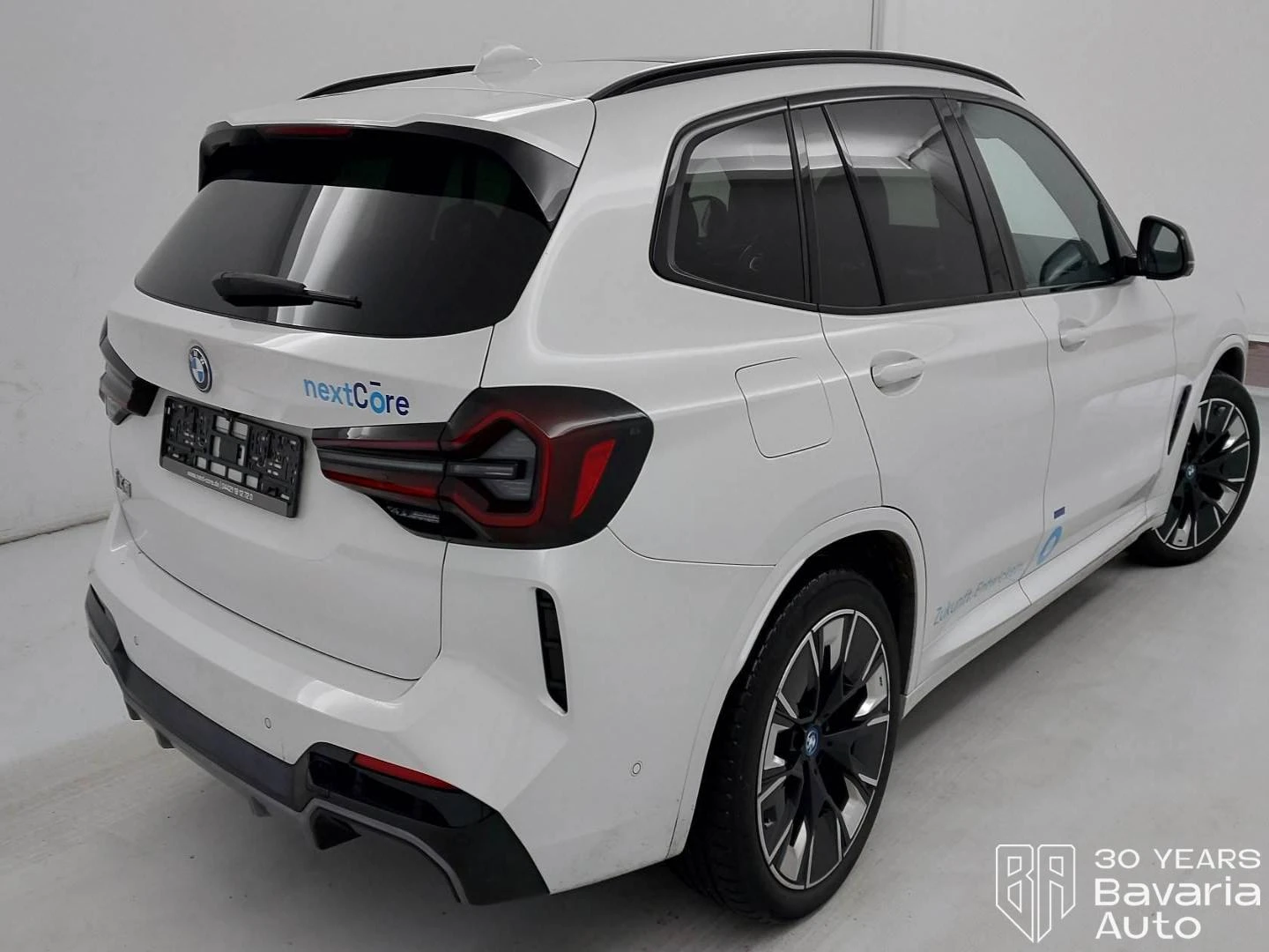BMW iX3 Impressive - изображение 3