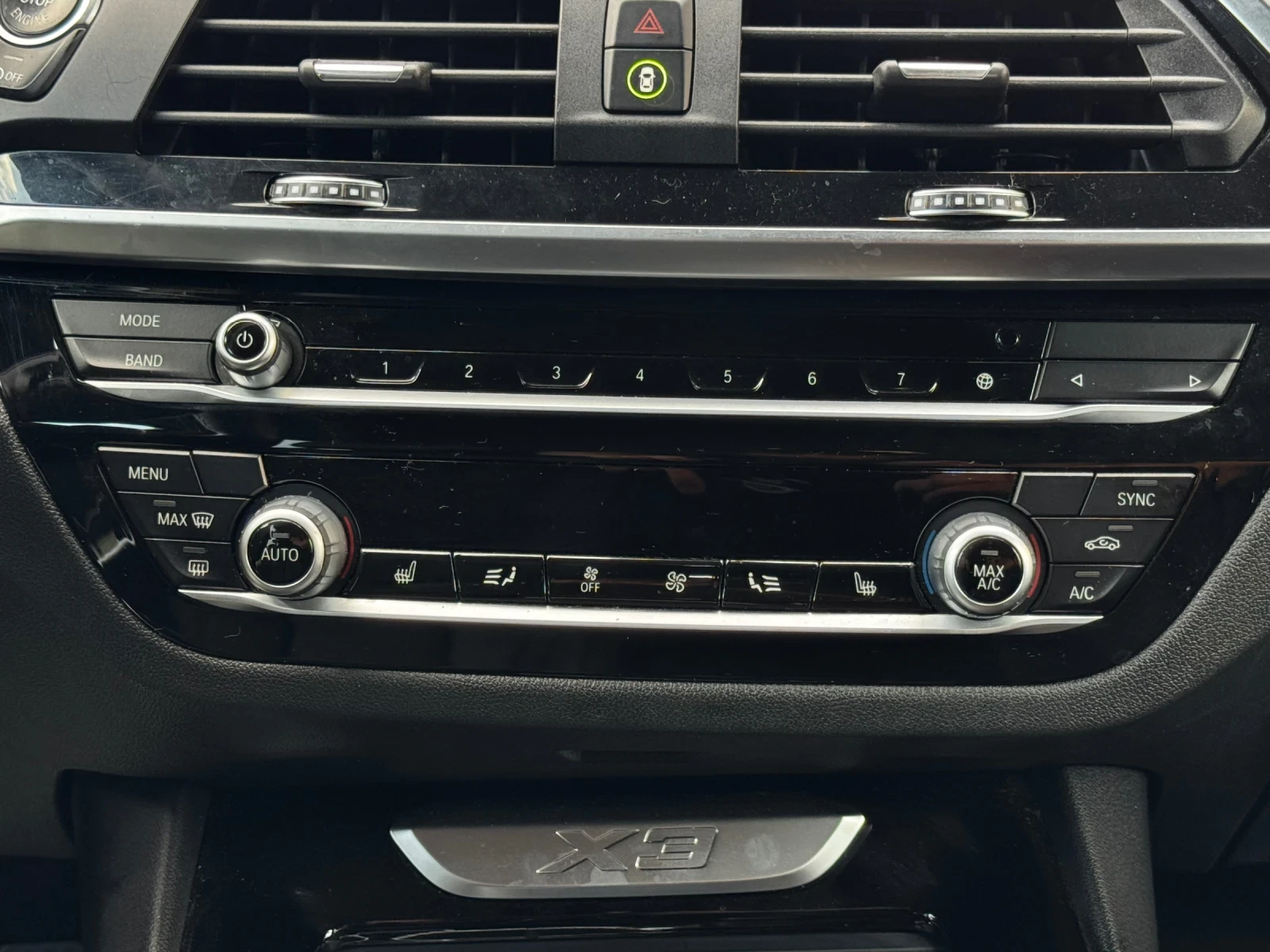 BMW X3 Xdrive 30I/NAVI/КОЖА/ПОДГРЕВ СЕДАЛКИ/ВОЛАН, снимка 10 - Автомобили и джипове - 55703412