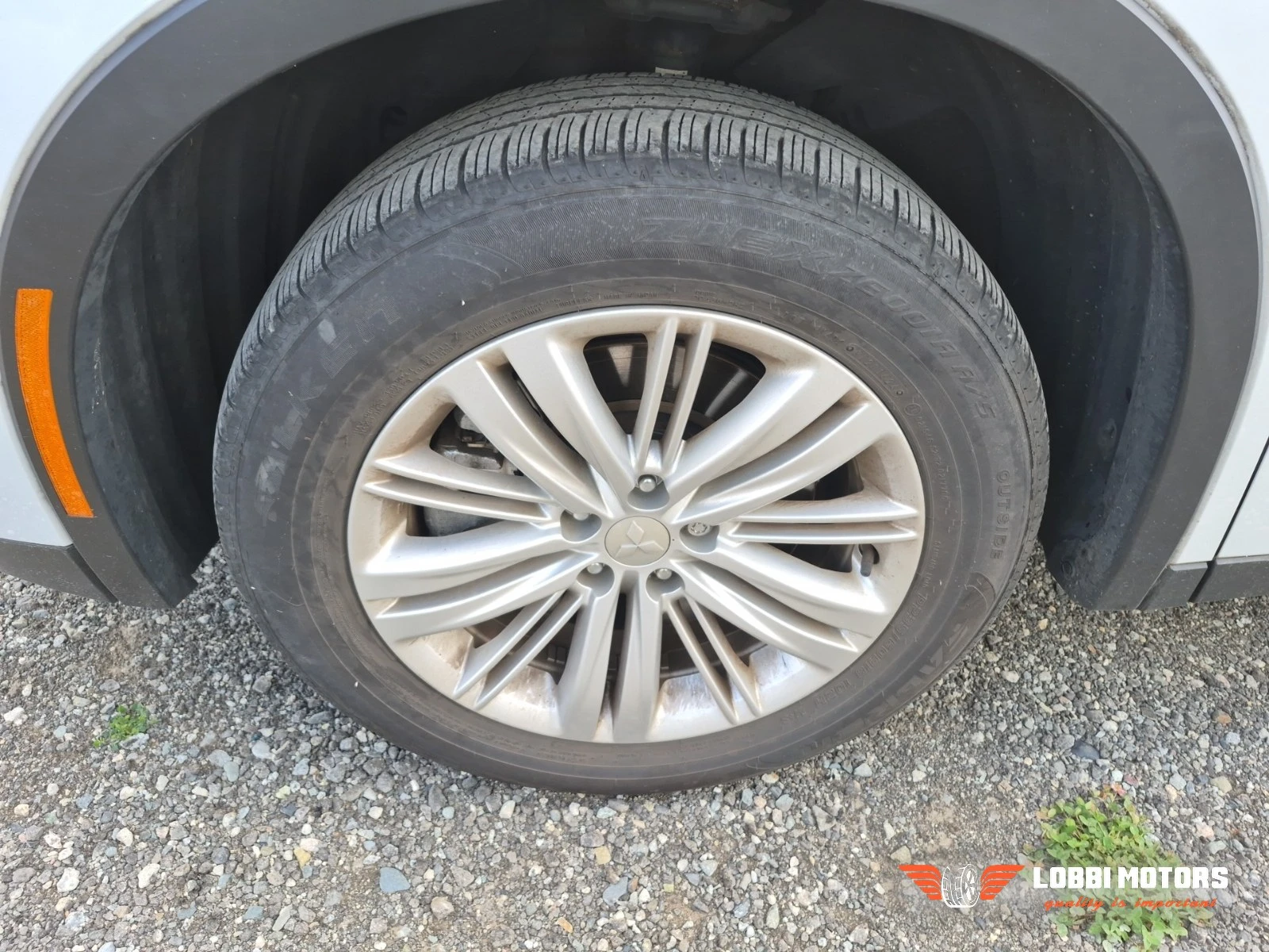 Mitsubishi Outlander, снимка 6 - Автомобили и джипове - 56103642