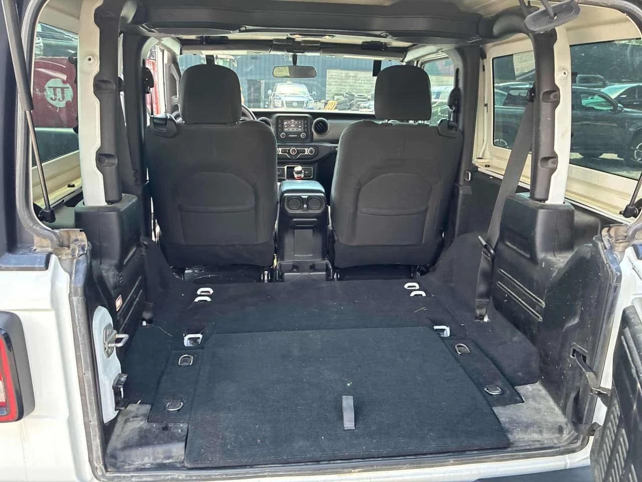 Jeep Wrangler * Sport * CARFAX * ����� �� ����������� | Mobile.bg � ����������� 12