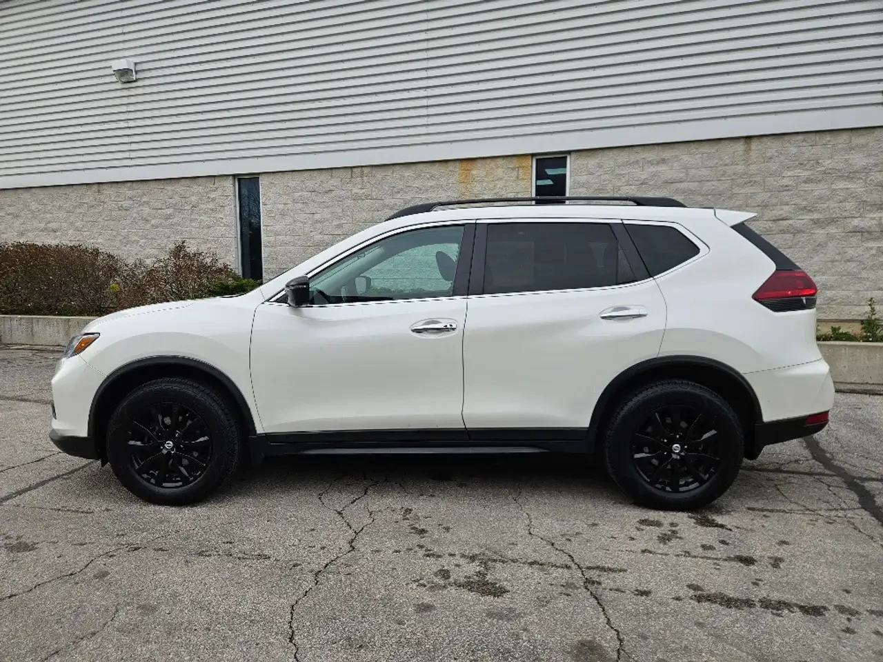 Nissan Rogue AWD BLACK EDITON-PANO ROOF-NAVIGATION All Wheel | Mobile.bg � ����������� 3