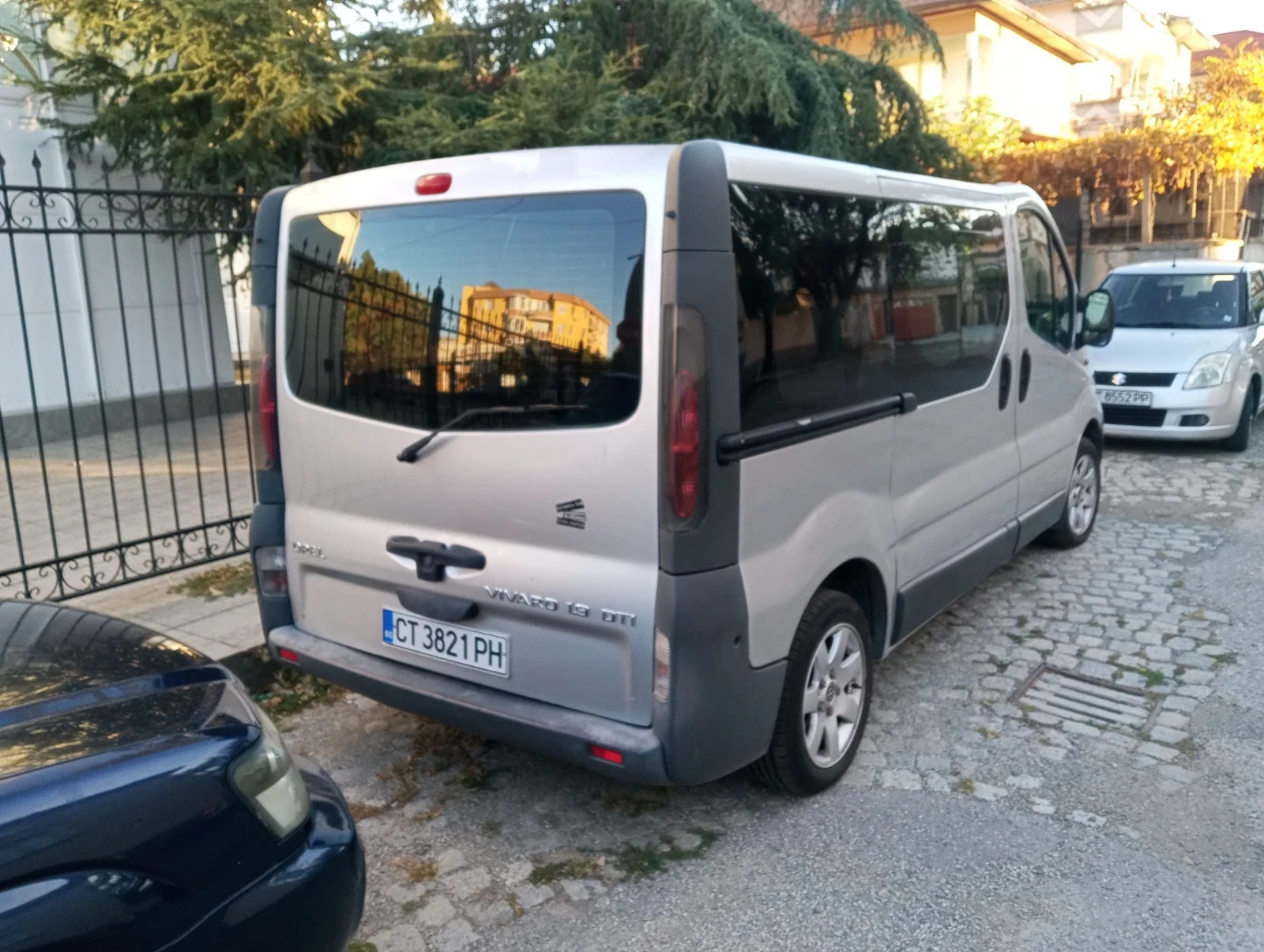 Opel Vivaro Бус, снимка 3 - Бусове и автобуси - 56206093
