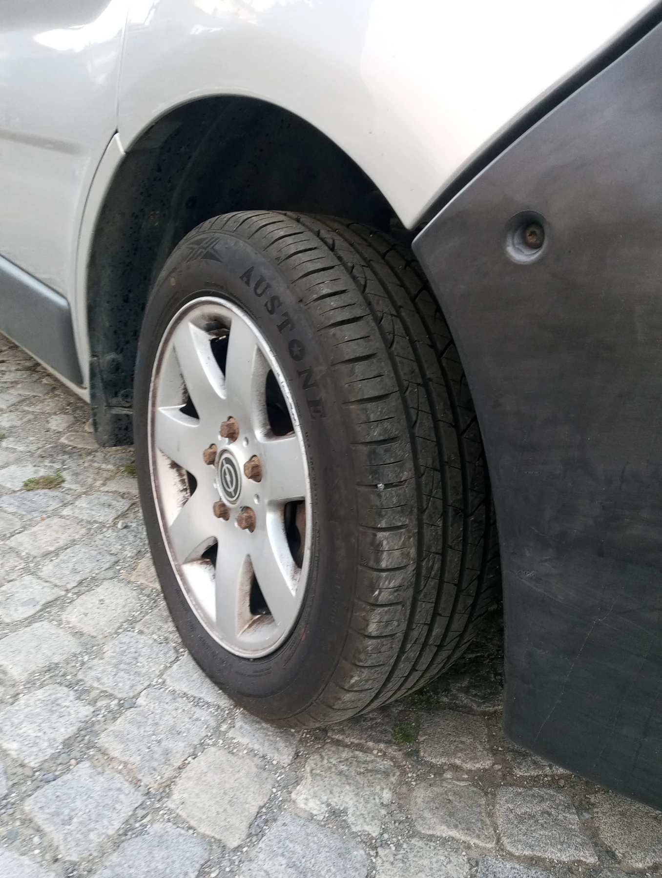 Opel Vivaro Бус, снимка 4 - Бусове и автобуси - 56206093
