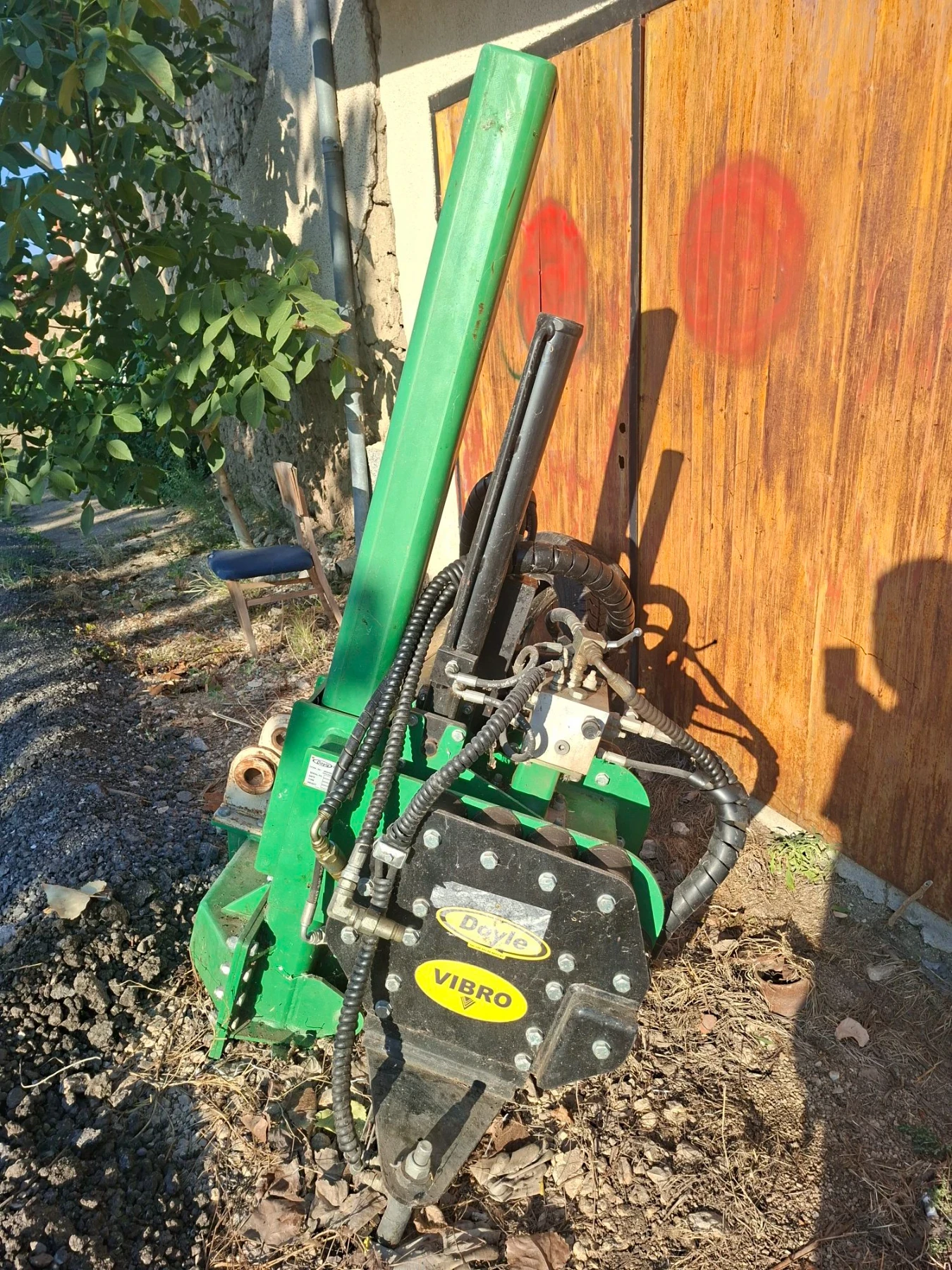 Друг вид Внос Вибрационен коловбивач Doyle VIBRO 100E за багер  