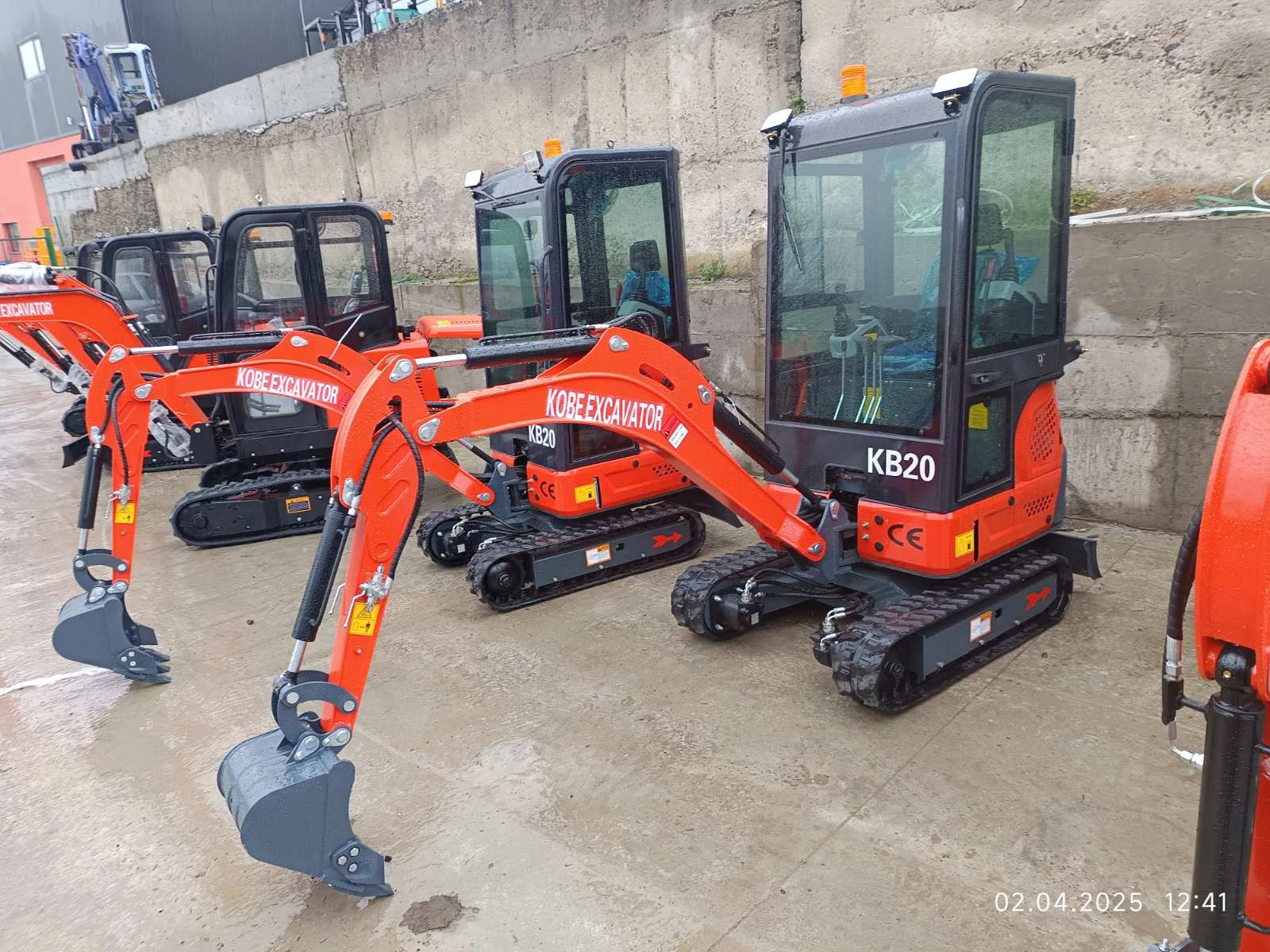 Багер Kobelco KB20  2ton , снимка 4 - Индустриална техника - 55829146