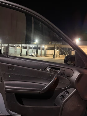 Mercedes-Benz C 200, снимка 10