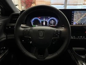 Toyota Crown 2.5 4WD HYBRID, снимка 10