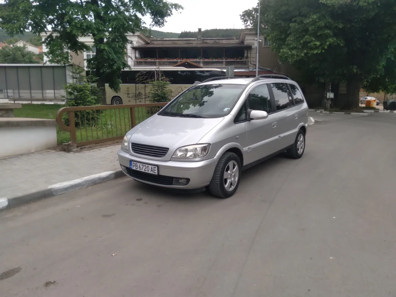 Opel Zafira, снимка 11 - Автомобили и джипове - 47599549