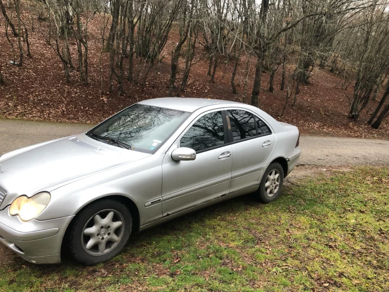 Mercedes-Benz C 220, снимка 2 - Автомобили и джипове - 48307247