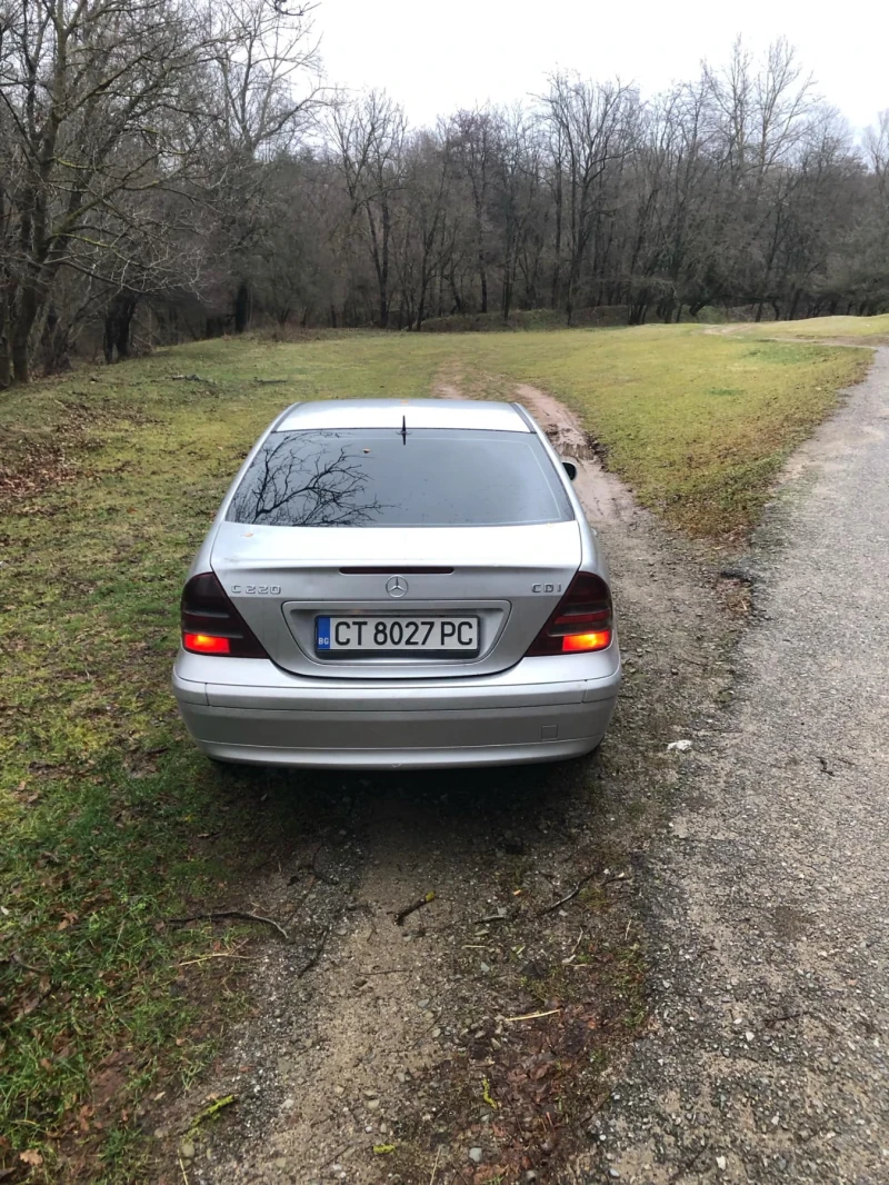 Mercedes-Benz C 220, снимка 3 - Автомобили и джипове - 48307247