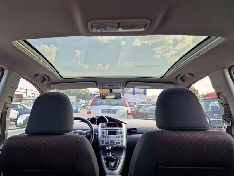 Toyota Verso 1.8VVT-i, снимка 8 - Автомобили и джипове - 51274685