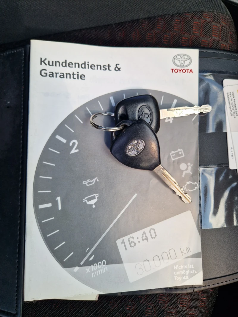 Toyota Verso 1.8VVT-i, снимка 15 - Автомобили и джипове - 51274685