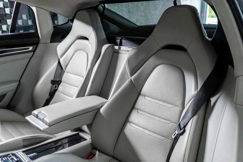 Porsche Panamera Turbo, снимка 13 - Автомобили и джипове - 51923162