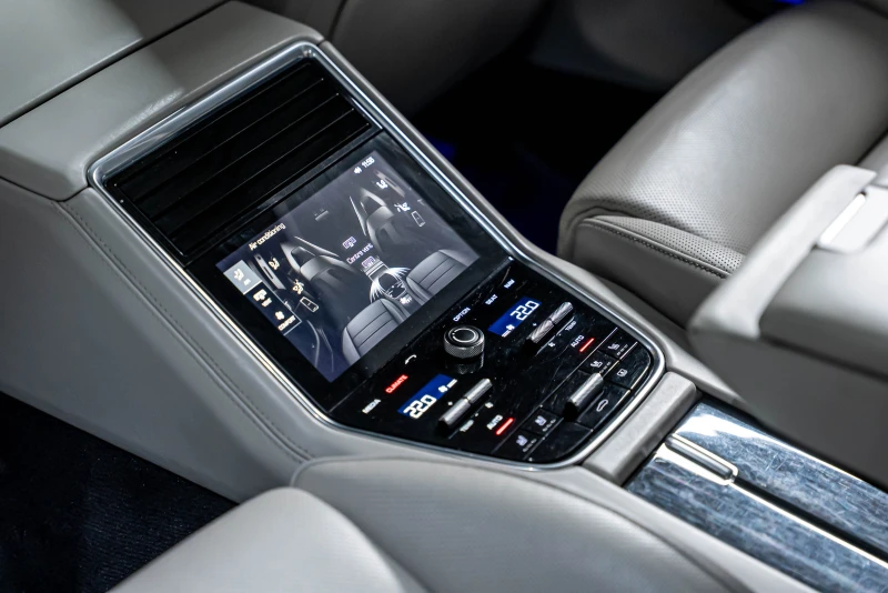 Porsche Panamera Turbo, снимка 14 - Автомобили и джипове - 51923162