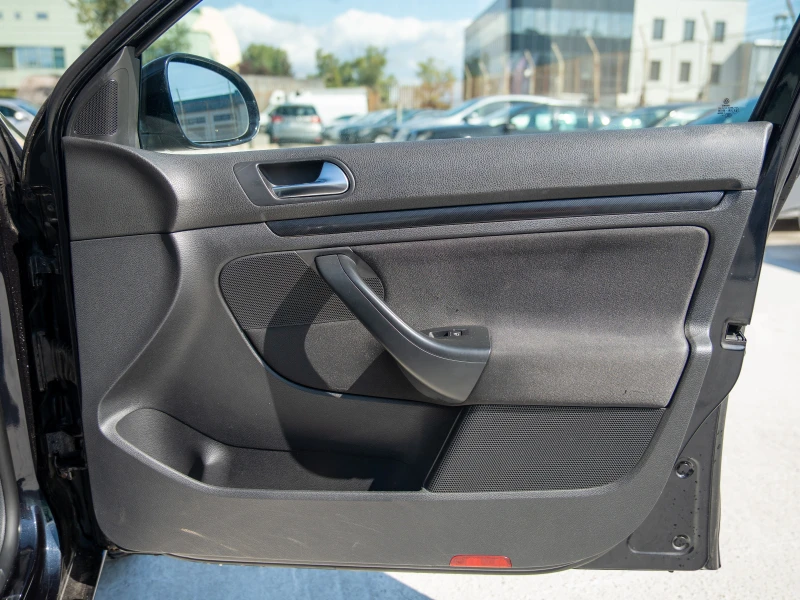 VW Golf Variant 1.4 TSI, снимка 14 - Автомобили и джипове - 51943491