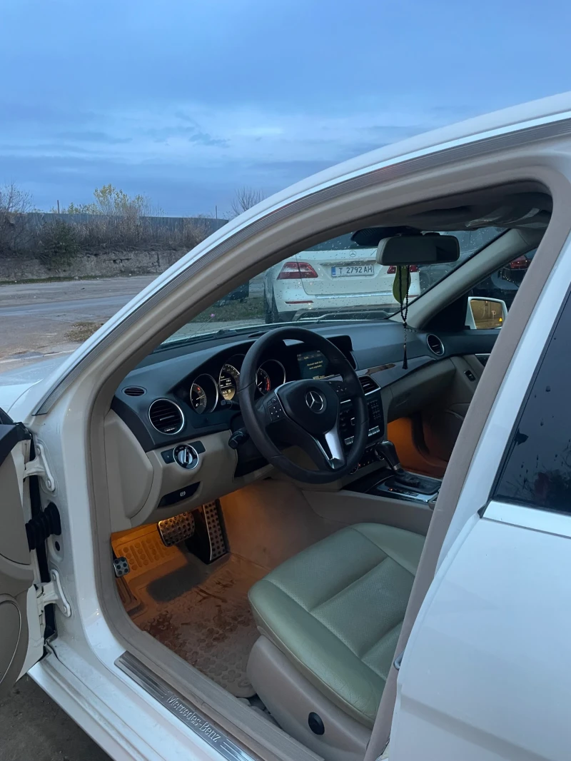Mercedes-Benz C 350, снимка 8 - Автомобили и джипове - 52459569